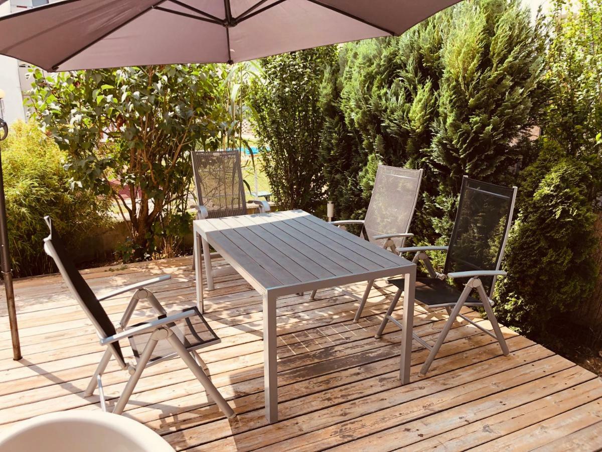 25h Garden Private Apartment